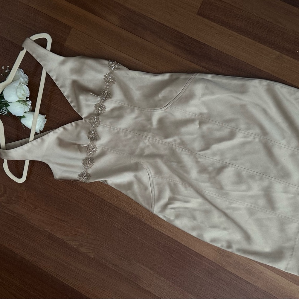 Elegant Cream Satin Party Dress - Picture 11 of 12